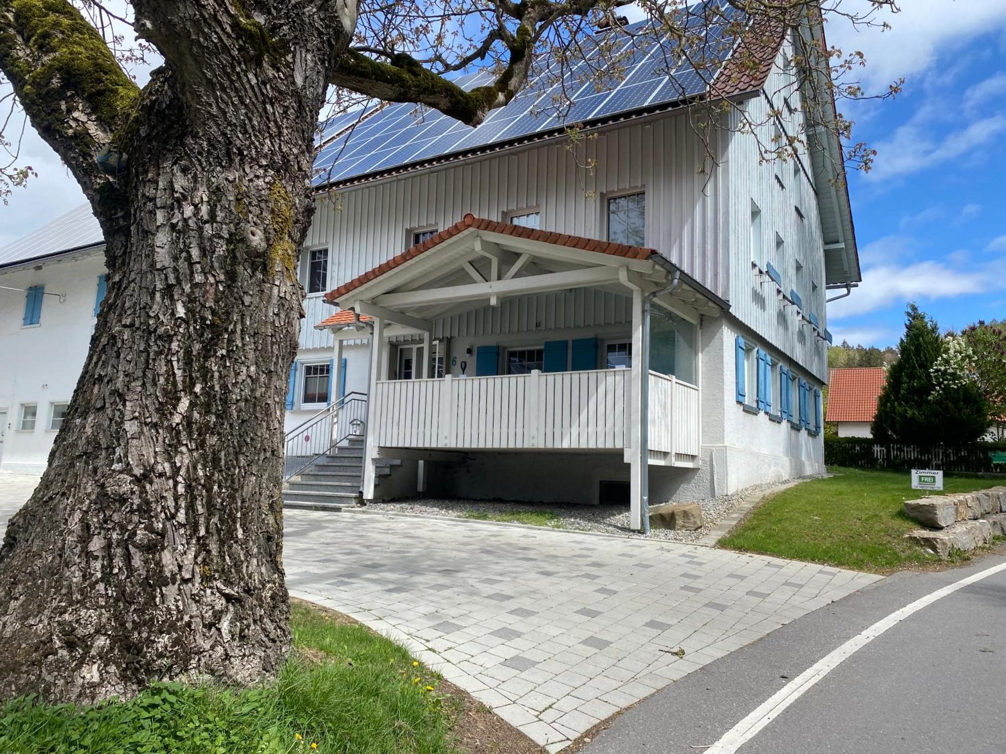 Ferienzimmer Oelhaf In Grau Self Check-in Mit Key Tresore Homestay Wilhelmsdorf (Ravensburg)